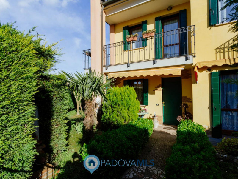 Immobile in esclusiva al Gruppo Padova MLS
In un tranquillo e recente quartiere di Agna, a due pa...