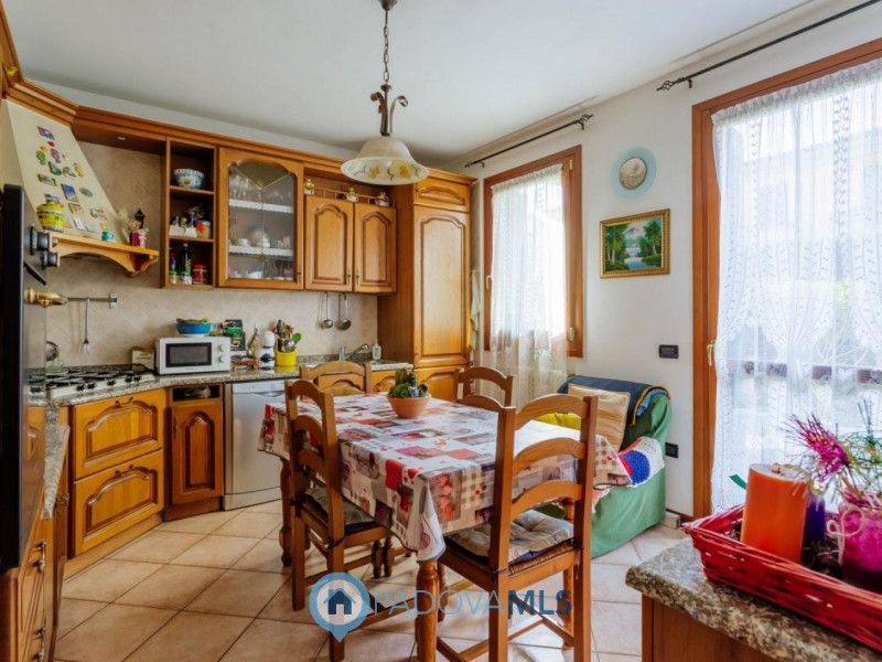 Immobile in esclusiva al Gruppo Padova MLS
In un tranquillo e recente quartiere di Agna, a due pa...