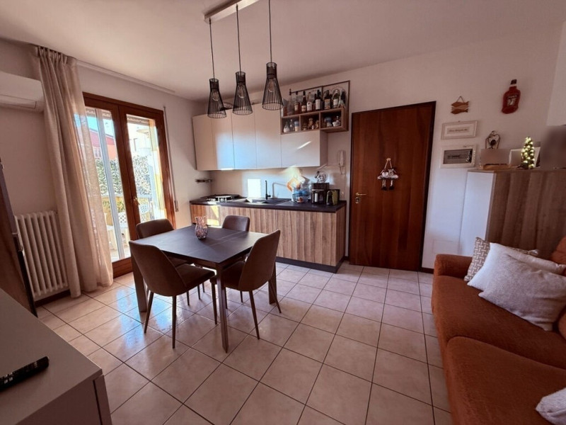 INTROVABILE BILOCALE AL PIANO TERRA CON AREA ESTERNA ESCLUSIVA, GARAGE AMPIO E POSTO AUTO SCOPERT...