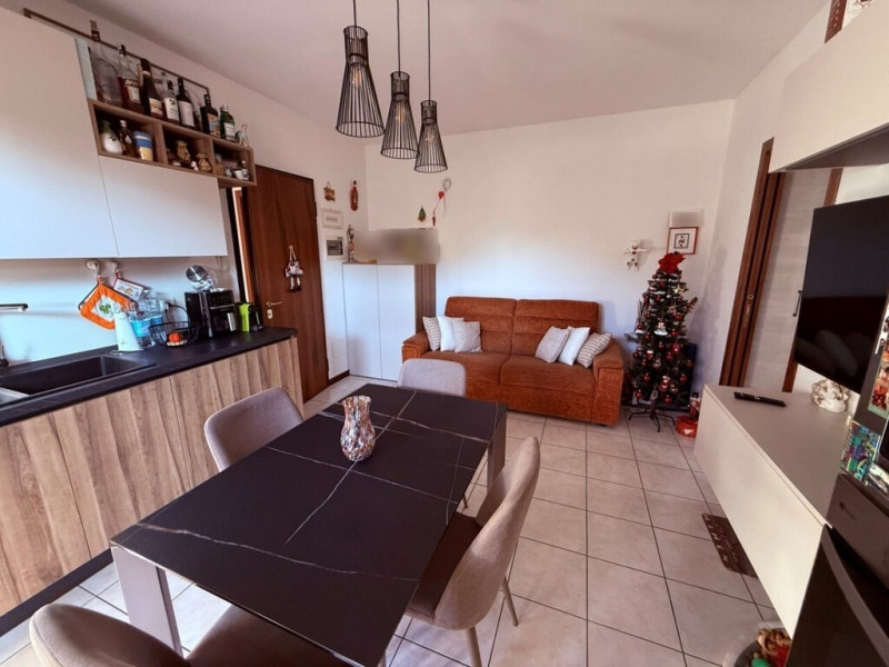 INTROVABILE BILOCALE AL PIANO TERRA CON AREA ESTERNA ESCLUSIVA, GARAGE AMPIO E POSTO AUTO SCOPERT...