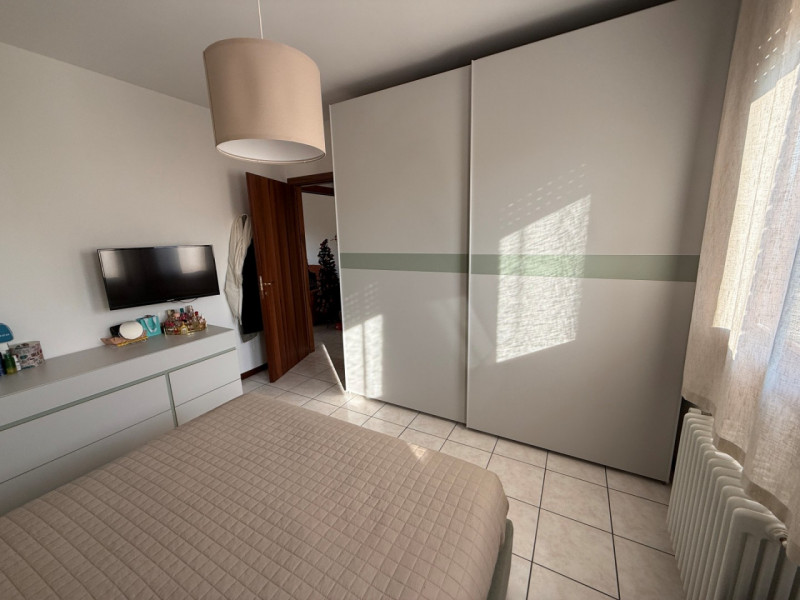 INTROVABILE BILOCALE AL PIANO TERRA CON AREA ESTERNA ESCLUSIVA, GARAGE AMPIO E POSTO AUTO SCOPERT...