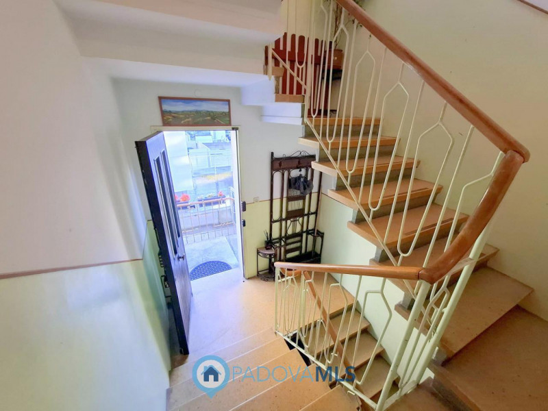 Immobile in esclusiva al Gruppo Padova MLS
PORZIONE DI BIFAMILIARE – MADONNA PELLEGRINA – ULTIMO ...