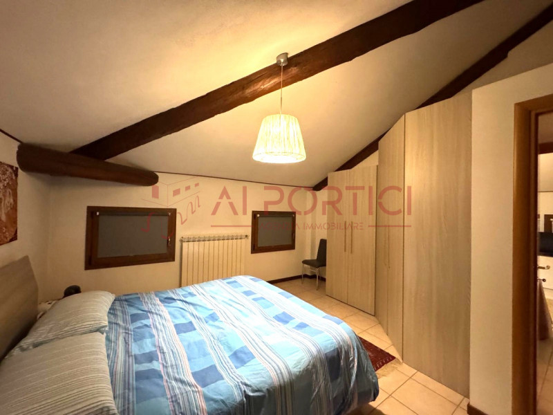 PONTELONGO - APPARTAMENTO curato e grazioso situato nel centro del paese, in stabile dalle basse ...