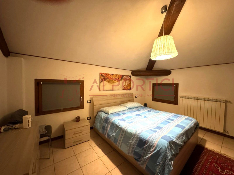 PONTELONGO - APPARTAMENTO curato e grazioso situato nel centro del paese, in stabile dalle basse ...