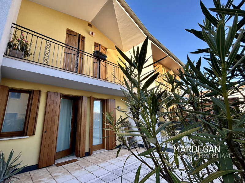 Quando vieni a scoprirla?

Proponiamo in esclusiva questa villetta a schiera, porzione centrale e...