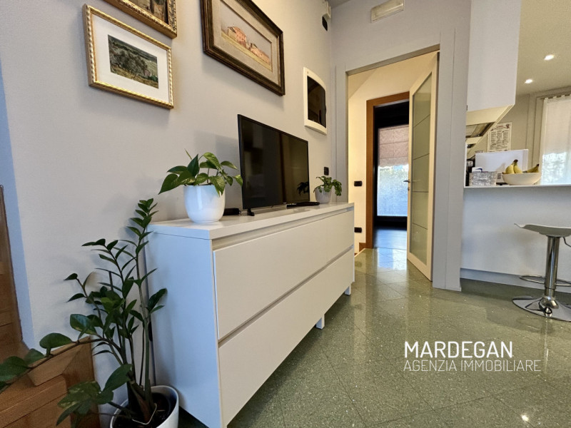 Quando vieni a scoprirla?

Proponiamo in esclusiva questa villetta a schiera, porzione centrale e...