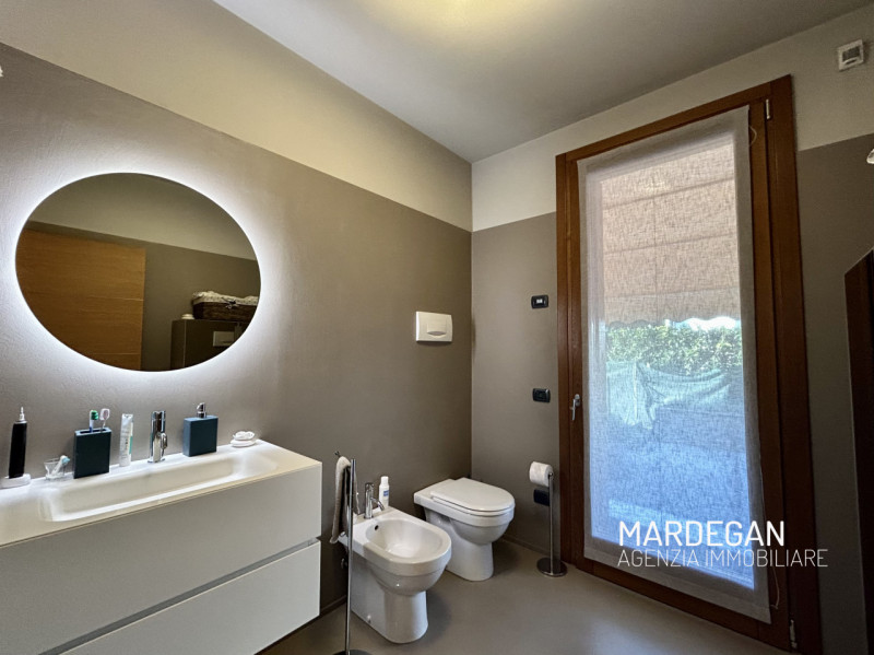 Quando vieni a scoprirla?

Proponiamo in esclusiva questa villetta a schiera, porzione centrale e...