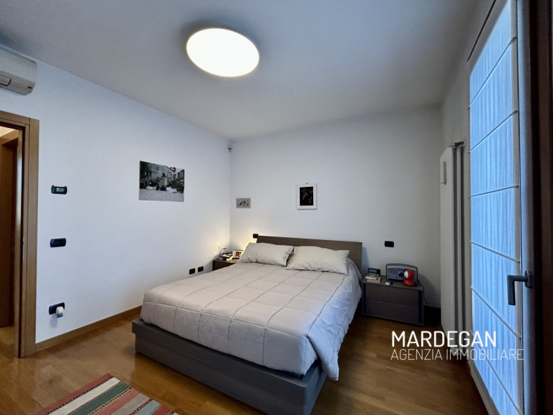 Quando vieni a scoprirla?

Proponiamo in esclusiva questa villetta a schiera, porzione centrale e...