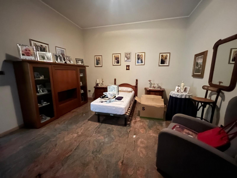 LEGNARO: Casa singola di ampia metratura con giardino privato, disposta su 2 livelli costituita d...