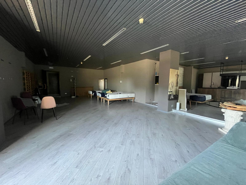 LEGNARO: Casa singola di ampia metratura con giardino privato, disposta su 2 livelli costituita d...