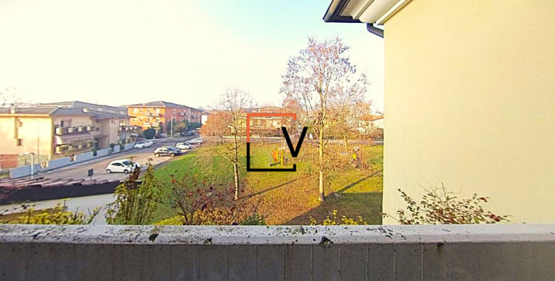 V396 - Proponiamo in vendita a Frescada, in zona residenziale tranquilla e comoda a tutti i servi...