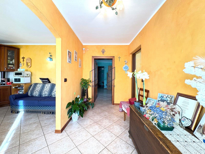 Salgareda - (TV)
In zona centrale a Salgareda proponiamo una casa bifamiliare composta da due uni...