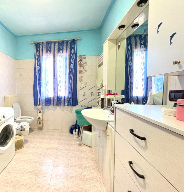 Salgareda - (TV)
In zona centrale a Salgareda proponiamo una casa bifamiliare composta da due uni...