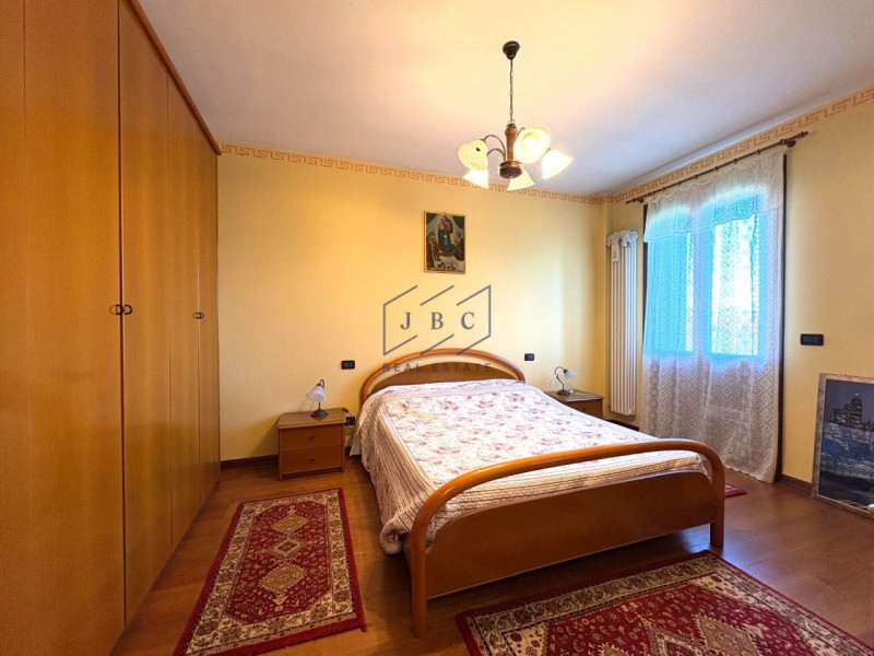 Salgareda - (TV)
In zona centrale a Salgareda proponiamo una casa bifamiliare composta da due uni...