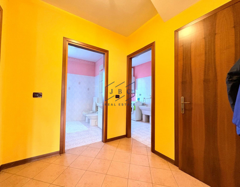 Salgareda - (TV)
In zona centrale a Salgareda proponiamo una casa bifamiliare composta da due uni...