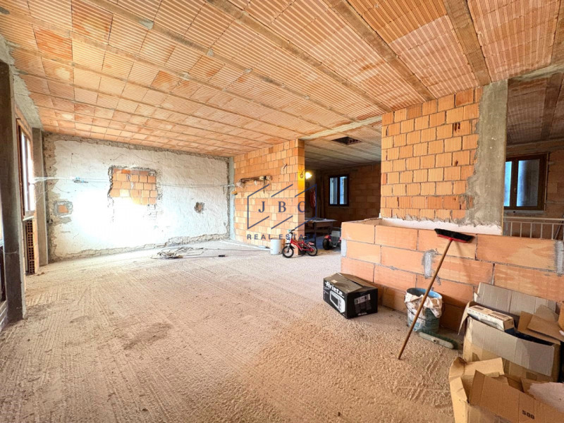 Salgareda - (TV)
In zona centrale a Salgareda proponiamo una casa bifamiliare composta da due uni...