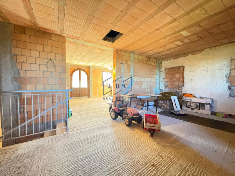 Salgareda - (TV)
In zona centrale a Salgareda proponiamo una casa bifamiliare composta da due uni...