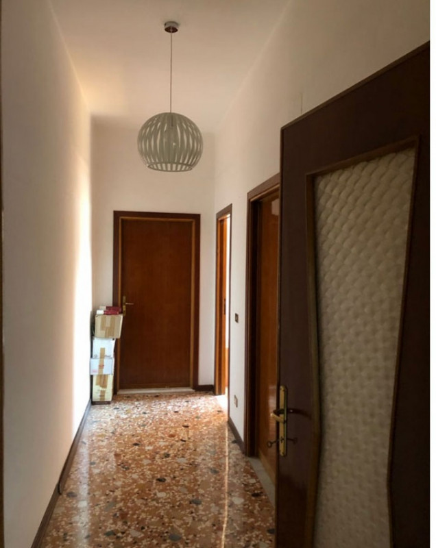 A.A. 68-25

Vendesi all'asta appartamento in data 15 gennaio 2026

Appartamento al secondo piano ...