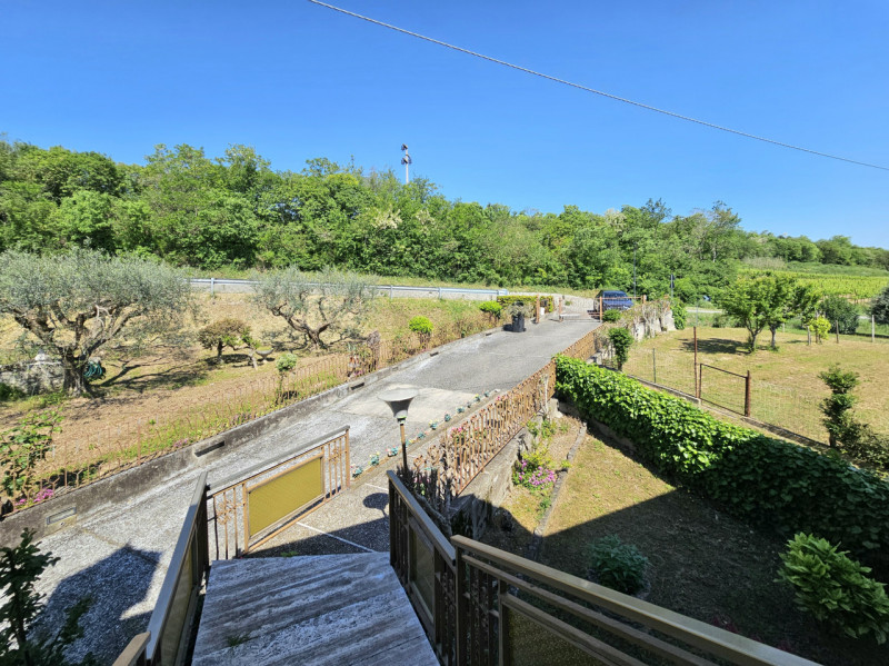 A Baone, proponiamo in vendita splendida porzione di bifamiliare, caratterizzata da spazi ampi e ...