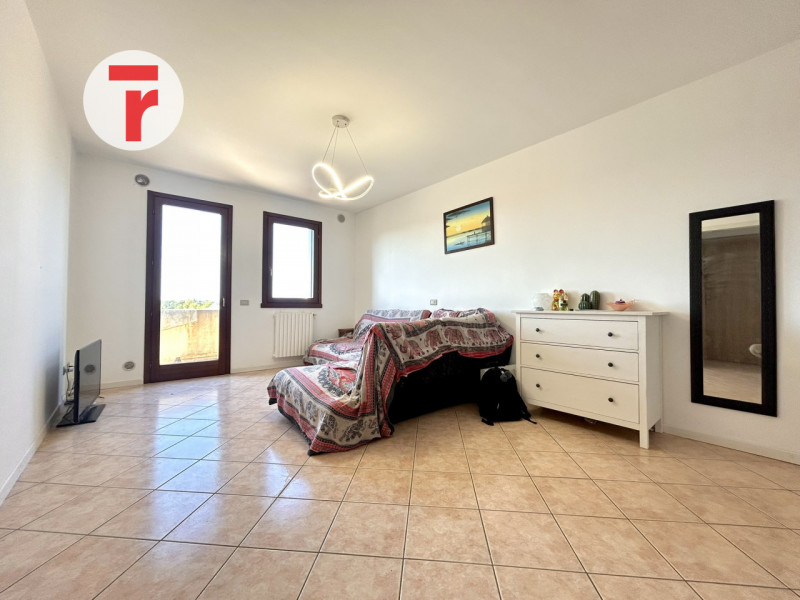 Vigodarzere, a 2 minuti dal centro del paese, in contesto tranquillo e su una strada poco traffic...