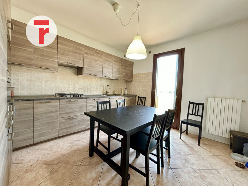 Vigodarzere, a 2 minuti dal centro del paese, in contesto tranquillo e su una strada poco traffic...