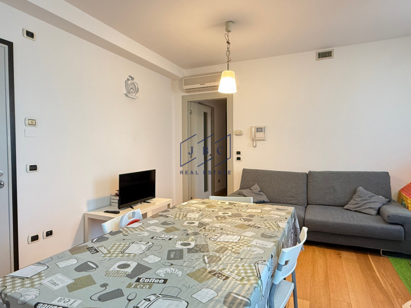 ORMELLE - (TV)
Nel centro di Ormelle, proponiamo in esclusiva appartamento a d'uso a residenziale...