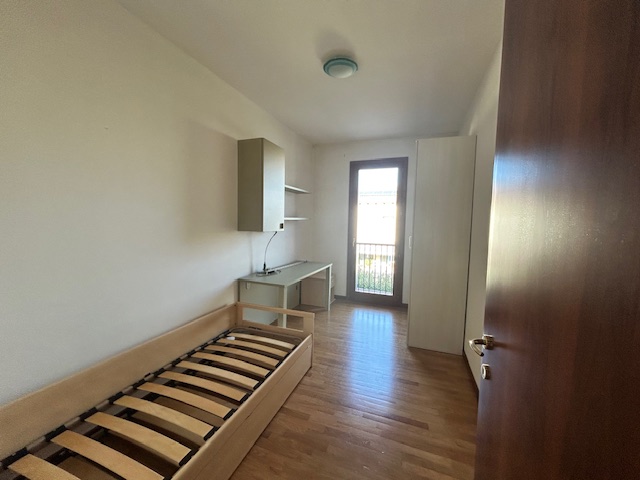 L'Agenzia Immobiliare IRIS è lieta di presentare un'accattivante opportunità di acquisto: un ampi...