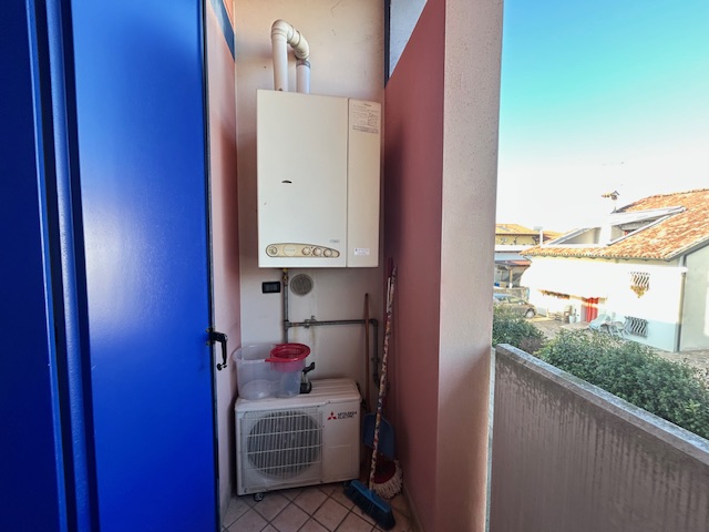 L'Agenzia Immobiliare IRIS è lieta di presentare un'accattivante opportunità di acquisto: un ampi...