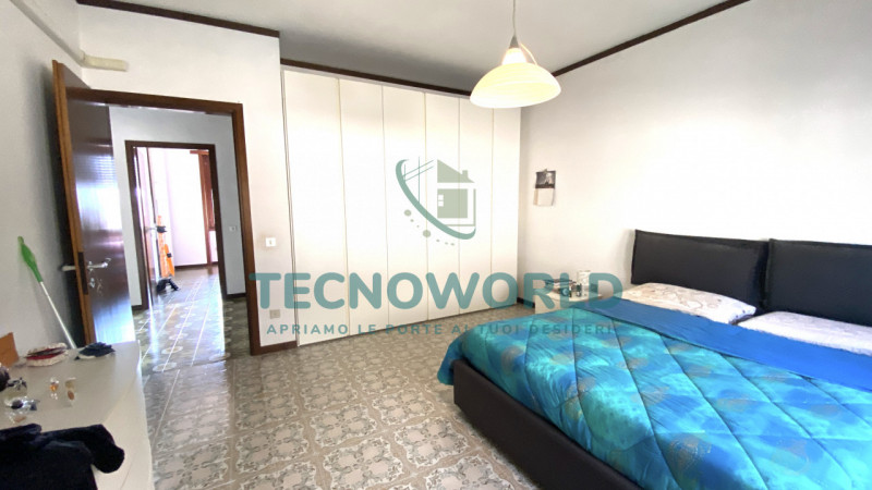 Nel cuore del comune di Zugliano, vi presentiamo un'opportunità imperdibile: una villa singola di...