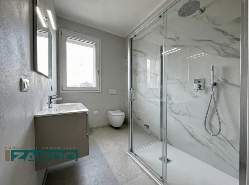 Rif. A-314 (per info 350 5383983 | Giacomo )

In tranquilla e comoda zona residenziale a Castione...