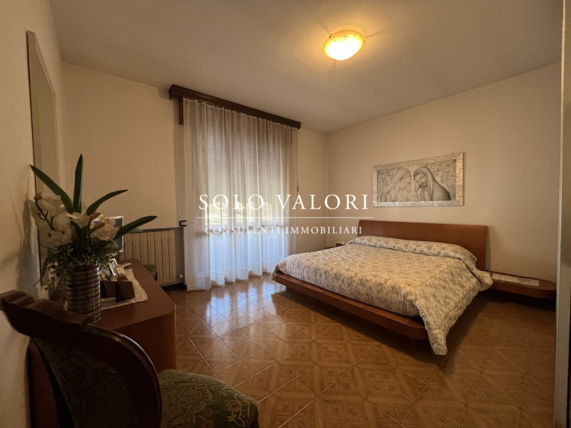 Rif. B483 (per info Nada 392 6956333 - Denisa 388 9763854)

In un contesto tranquillo e curato, p...