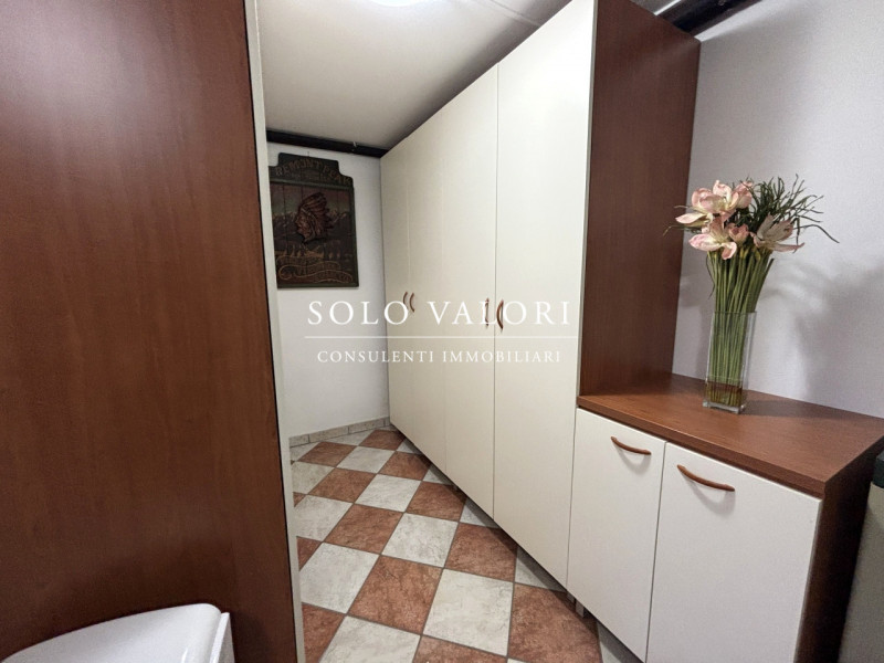 Rif. B483 (per info Nada 392 6956333 - Denisa 388 9763854)

In un contesto tranquillo e curato, p...