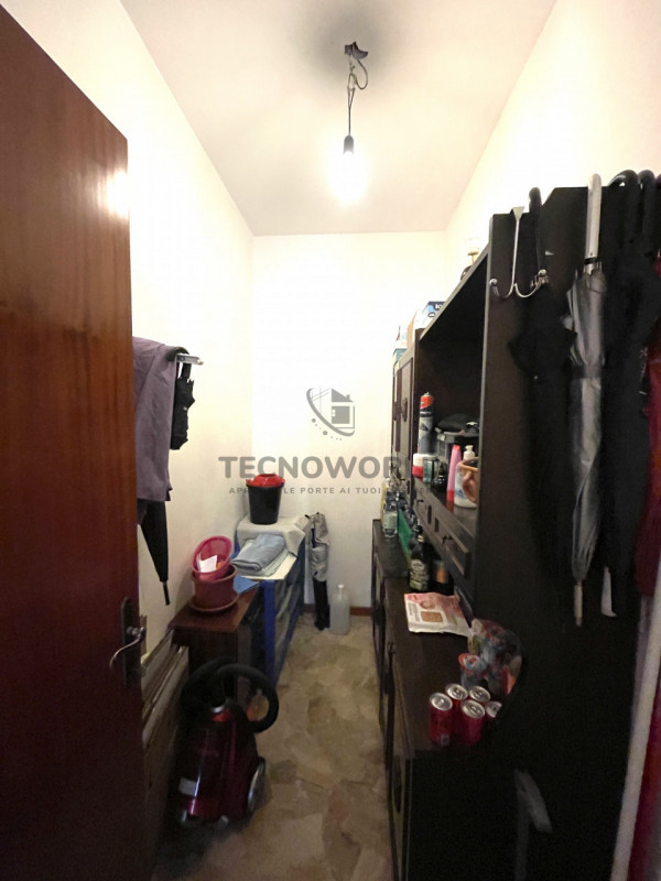 Appartamento trilocale situato in zona semicentrale nel Comune di  Malo, un comune ricco di stori...