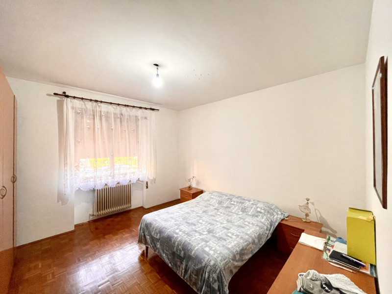 Appartamento trilocale situato in zona semicentrale nel Comune di  Malo, un comune ricco di stori...