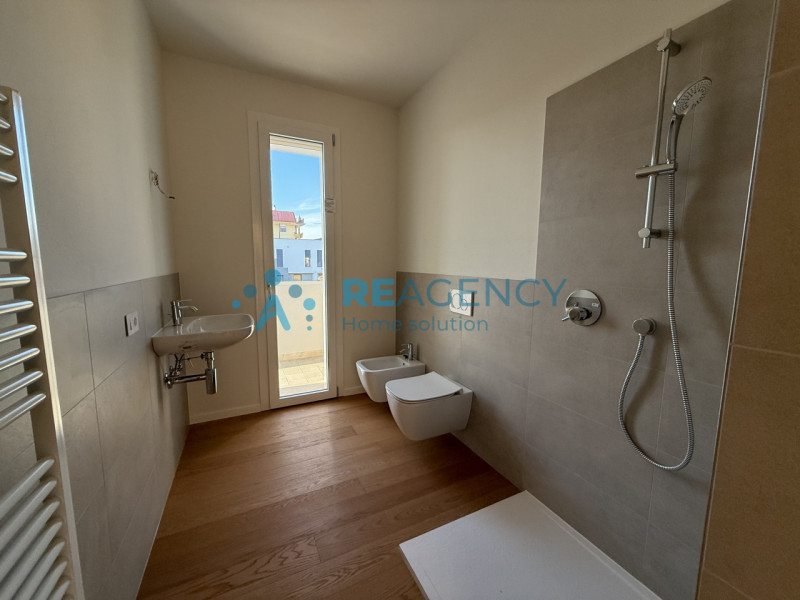 CREAZZO

Stai cercando un TRICAMERE di nuova costruzione in affitto, disponibile da subito?
Prezz...