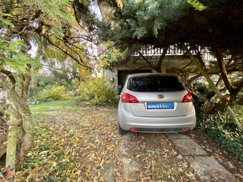 A Costabissara, in uno dei contesti residenziali più richiesti per tranquillità, ordine e qualità...