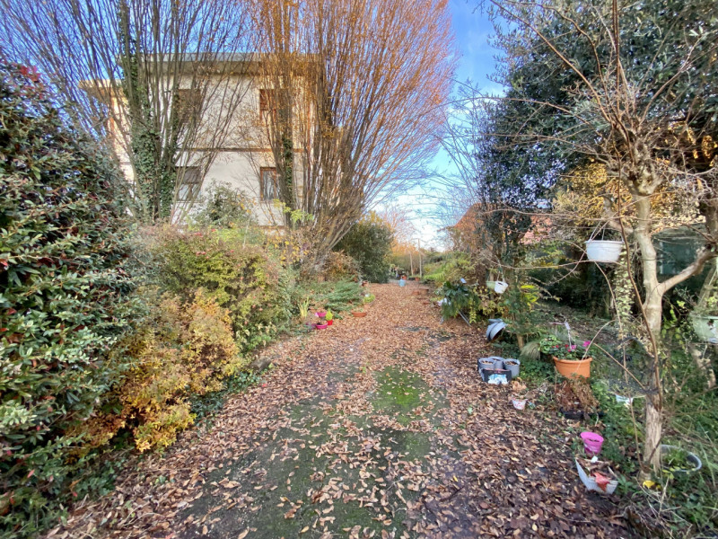 A Costabissara, in uno dei contesti residenziali più richiesti per tranquillità, ordine e qualità...