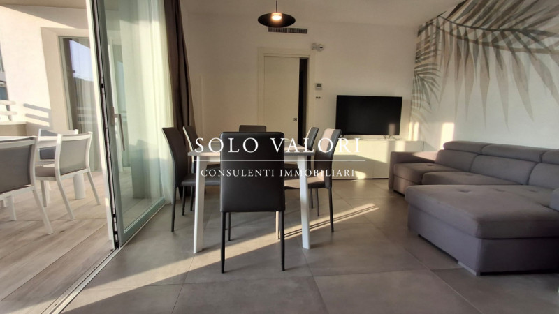 Scopri il tuo nuovo rifugio nel cuore di Jesolo, precisamente nella rinomata zona di Piazza Marco...