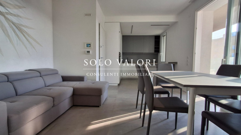 Scopri il tuo nuovo rifugio nel cuore di Jesolo, precisamente nella rinomata zona di Piazza Marco...