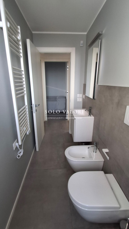 Scopri il tuo nuovo rifugio nel cuore di Jesolo, precisamente nella rinomata zona di Piazza Marco...