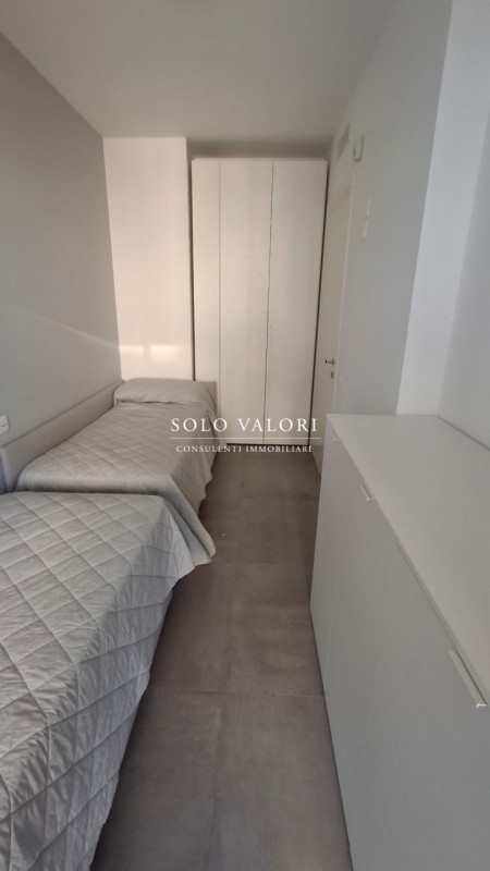 Scopri il tuo nuovo rifugio nel cuore di Jesolo, precisamente nella rinomata zona di Piazza Marco...