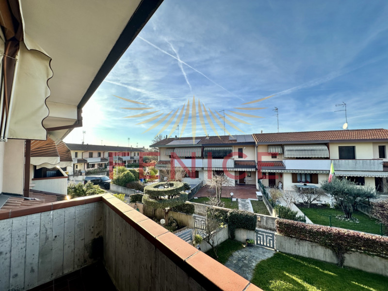 Immaginate di tornare a casa e sentirvi subito nel posto giusto.
Nel cuore di Susegana, una delle...