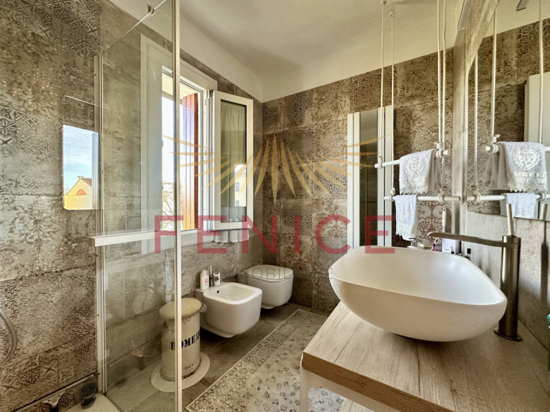 Immaginate di tornare a casa e sentirvi subito nel posto giusto.
Nel cuore di Susegana, una delle...