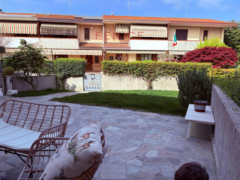 -SOLUZIONE CHIAVI IN MANO
-COMPLETAMENTE RISTRUTTURATA
-OTTIME RIFINITURE
-SENZA SPESE CONDOMINIA...