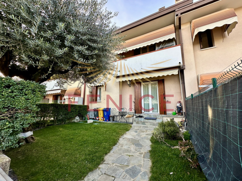 Immaginate di tornare a casa e sentirvi subito nel posto giusto.
Nel cuore di Susegana, una delle...