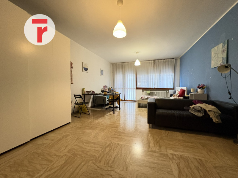 Quartiere San Lorenzo, appartamento inserito in una palazzina signorile, ben abitata e curata, al...