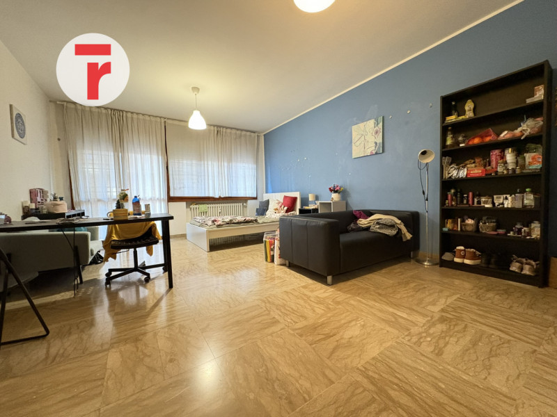 Quartiere San Lorenzo, appartamento inserito in una palazzina signorile, ben abitata e curata, al...