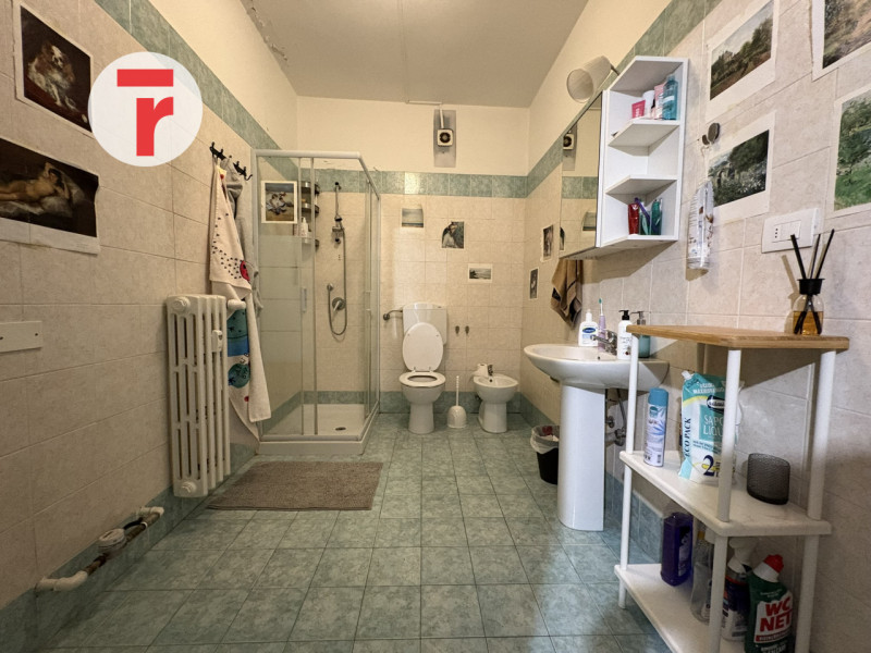 Quartiere San Lorenzo, appartamento inserito in una palazzina signorile, ben abitata e curata, al...