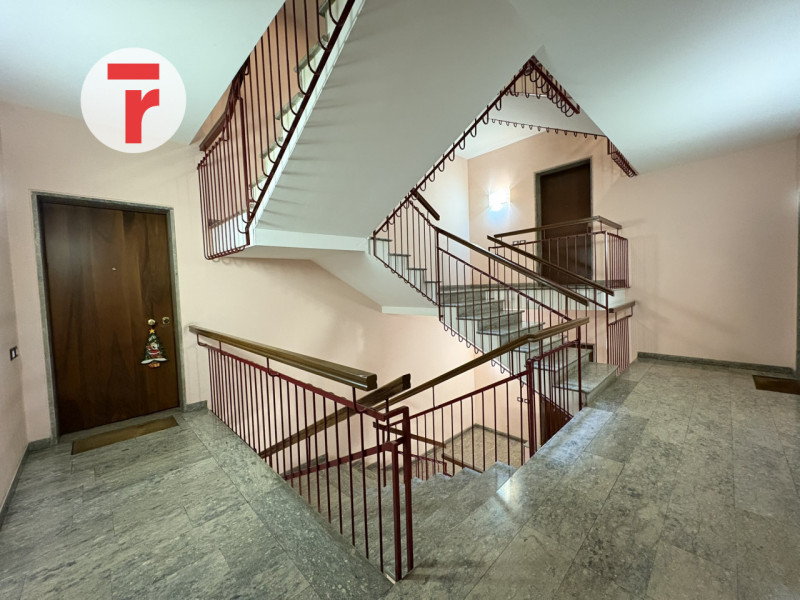 Quartiere San Lorenzo, appartamento inserito in una palazzina signorile, ben abitata e curata, al...