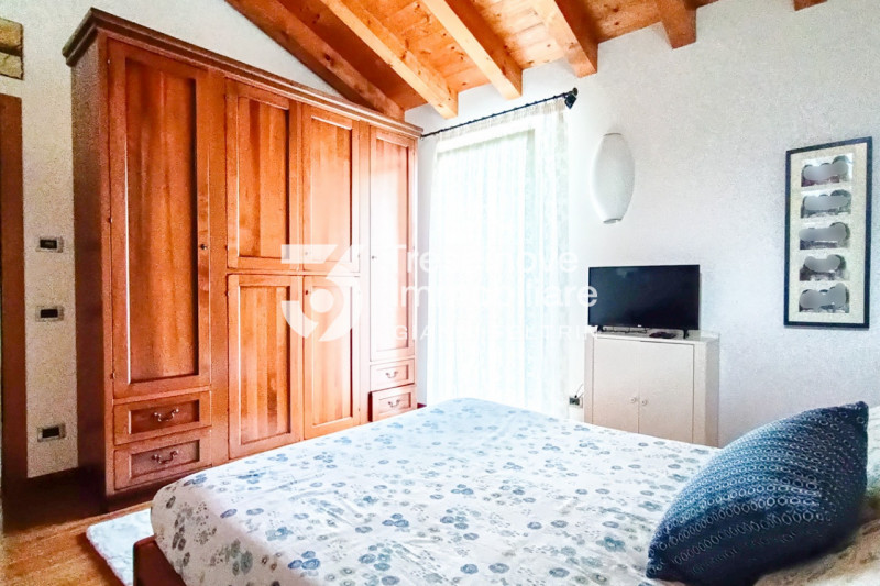 (Per INFO Feltrin ing. Gianni 3288349492) In posizione centralissima e comoda a tutti i servizi, ...